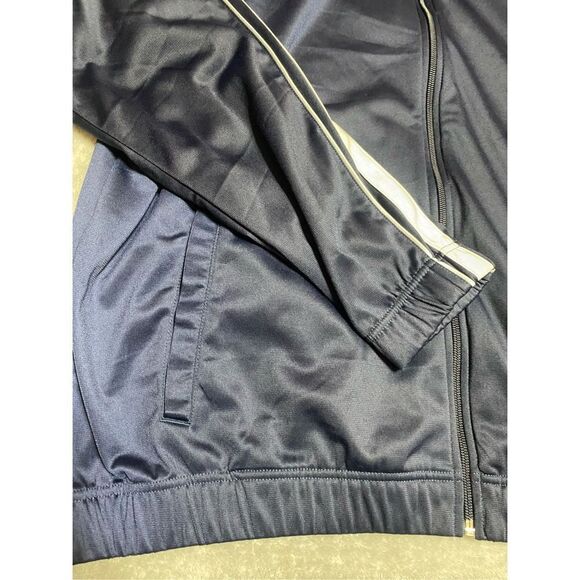 COPY - Nike Jacket - Picture 3 of 4